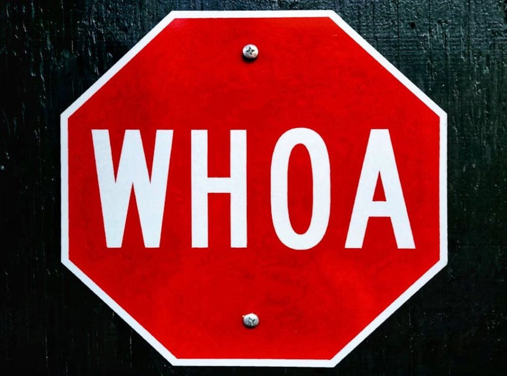 meme mujer triste feliz